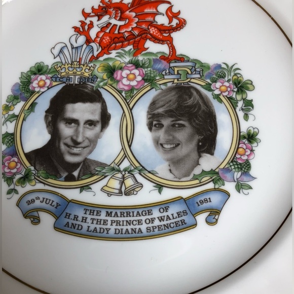 Prince Charles & Princess Diana Queen Anne Bone China Wedding Plate - Picture 4 of 9